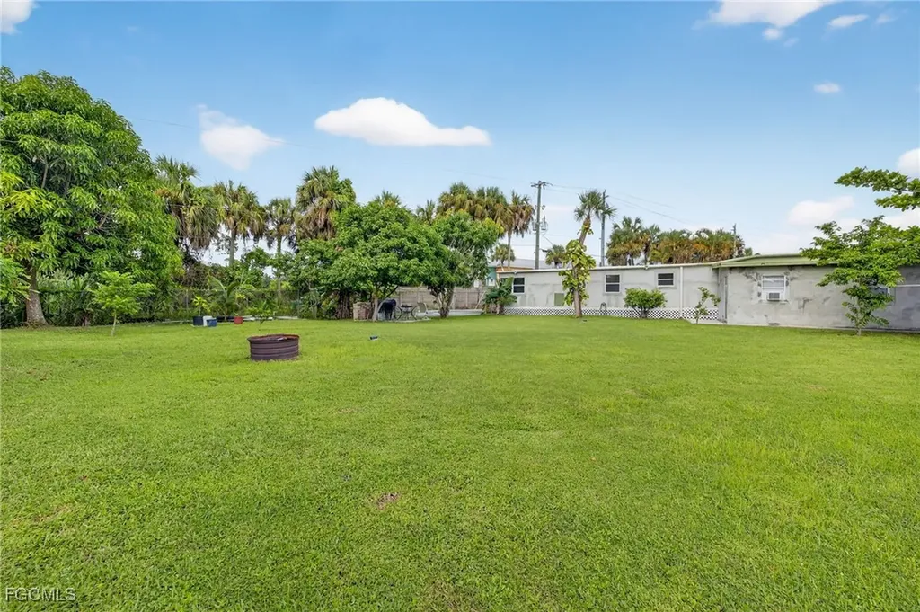 3742 Unique Circle Fort Myers FL 33908