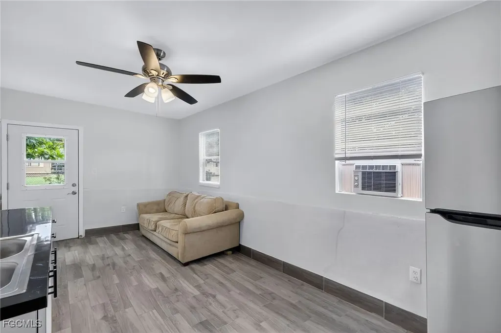 3742 Unique Circle Fort Myers FL 33908