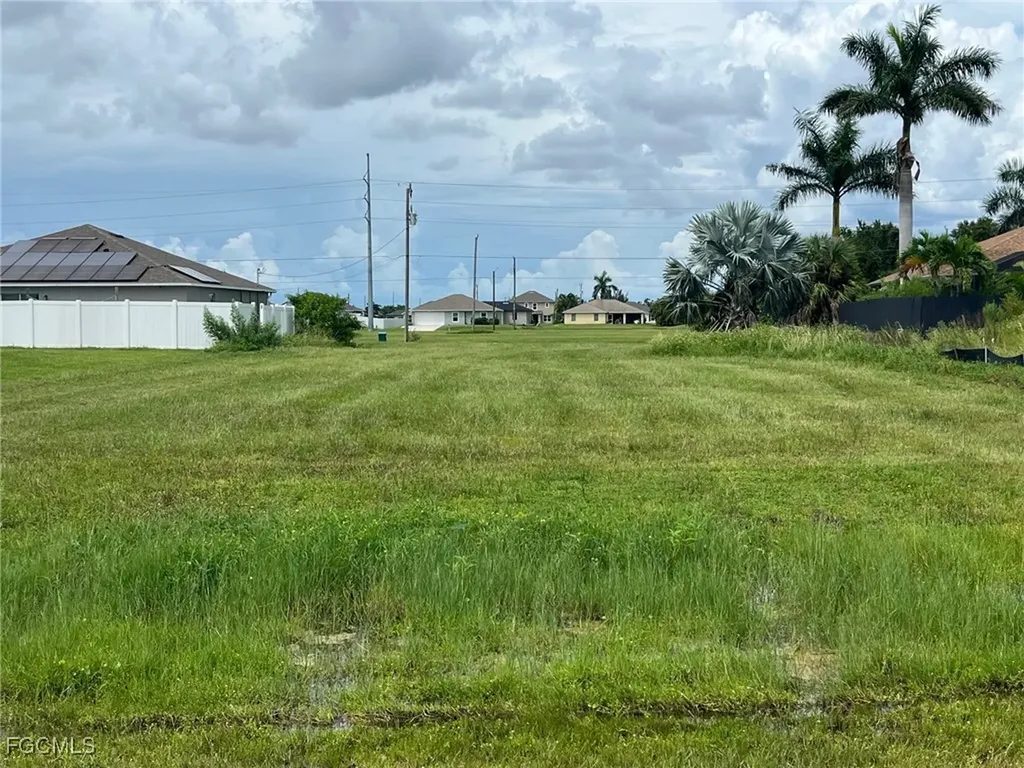 2241 NW 7th Street Cape Coral FL 33993
