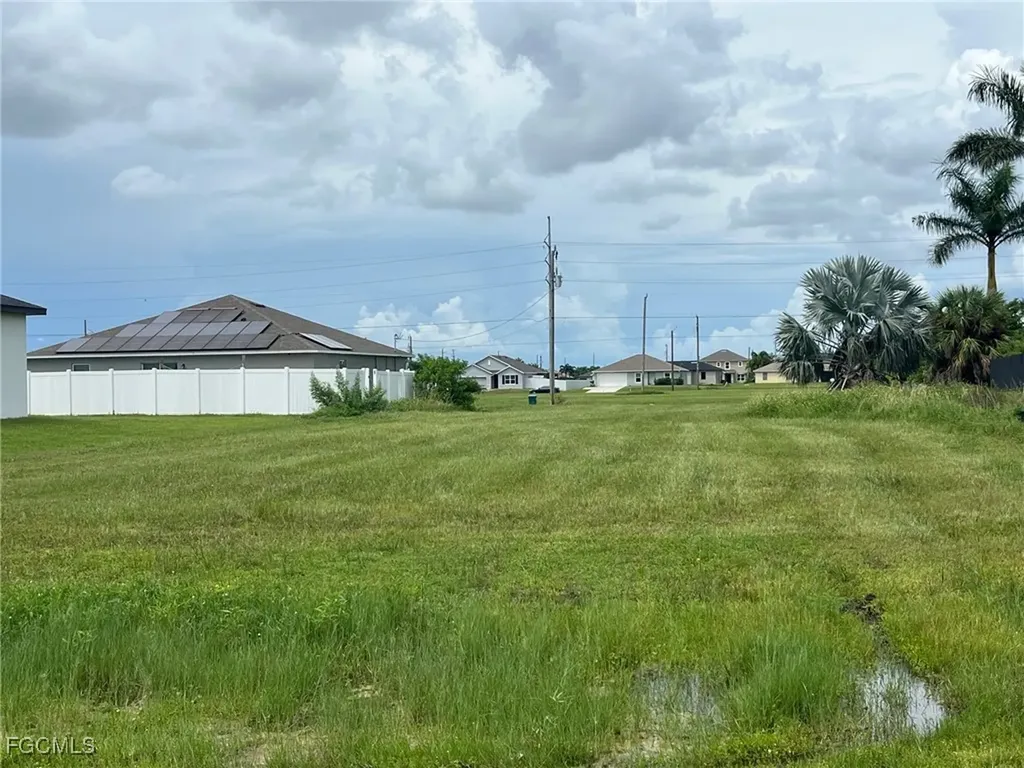 2241 NW 7th Street Cape Coral FL 33993