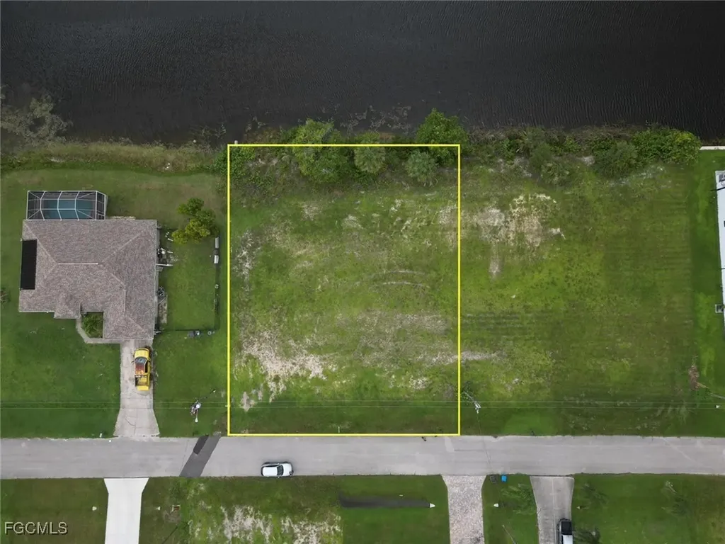 926 NW 9th Avenue Cape Coral FL 33993