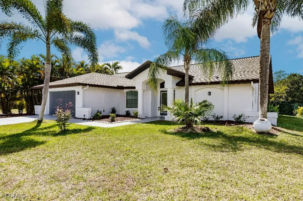 8 NE 8th Place Cape Coral FL 33909