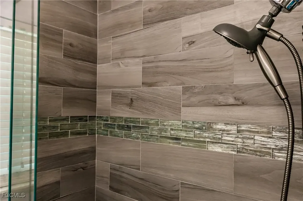 8 NE 8th Place Cape Coral FL 33909