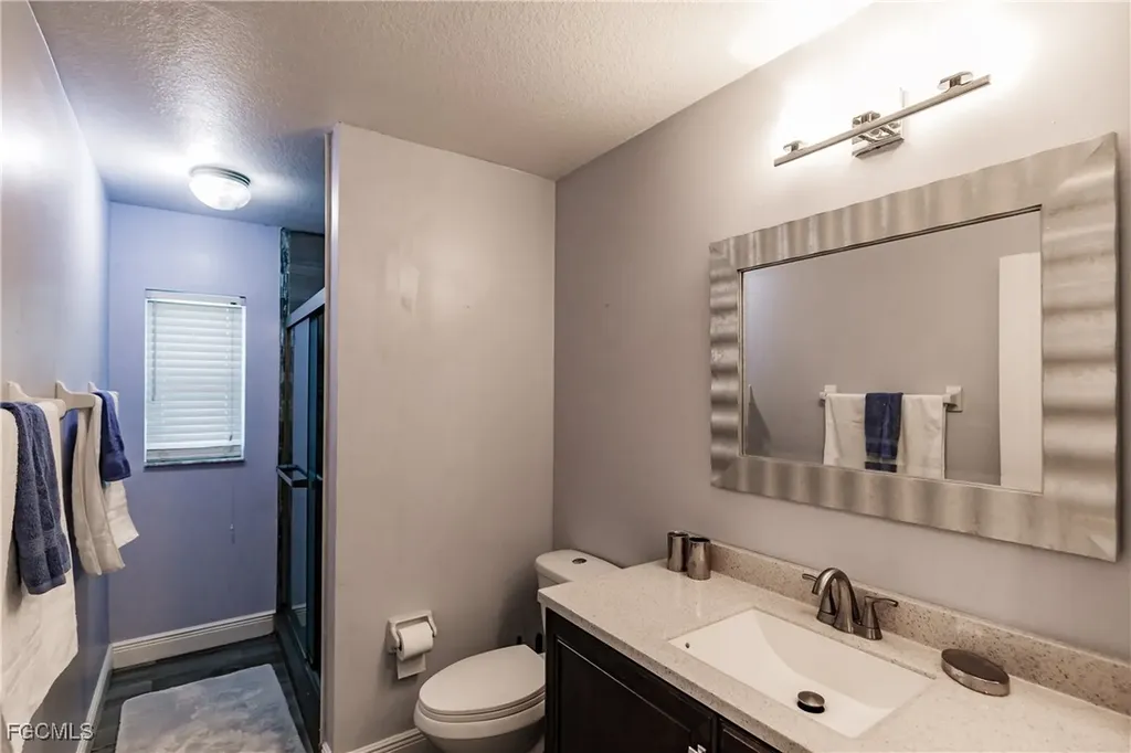 8 NE 8th Place Cape Coral FL 33909