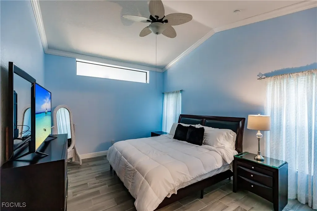 8 NE 8th Place Cape Coral FL 33909