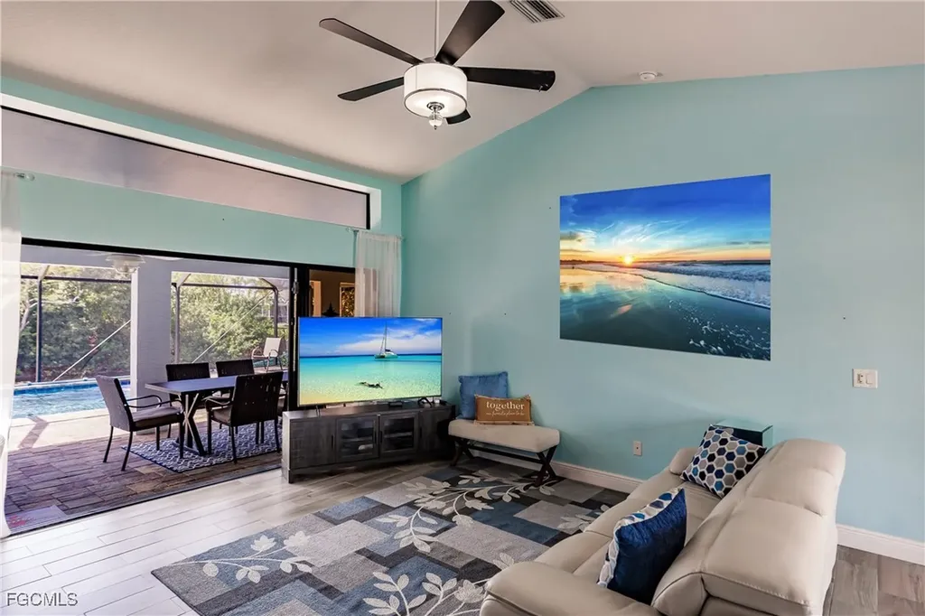 8 NE 8th Place Cape Coral FL 33909