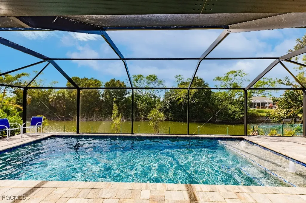 8 NE 8th Place Cape Coral FL 33909