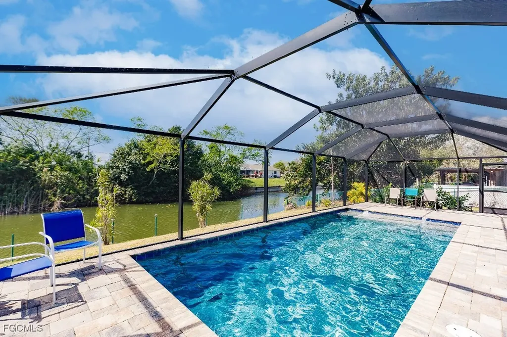 8 NE 8th Place Cape Coral FL 33909