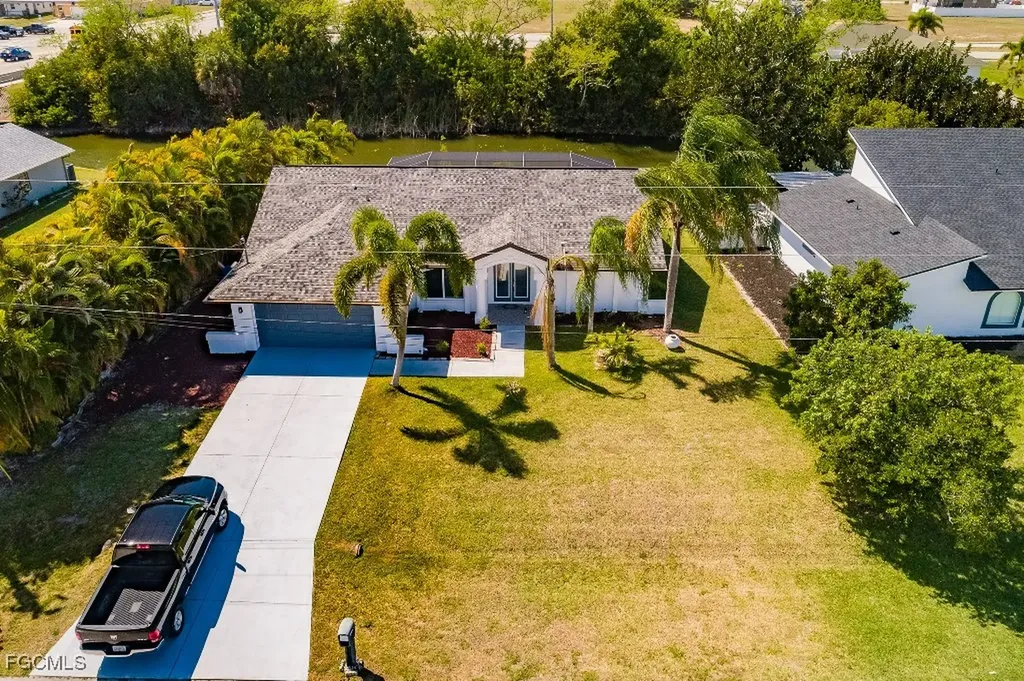 8 NE 8th Place Cape Coral FL 33909