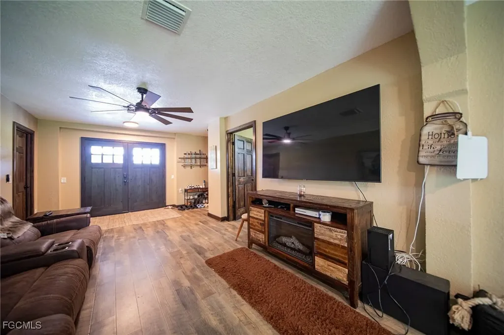 5961 Pangola Road Fort Myers FL 33905