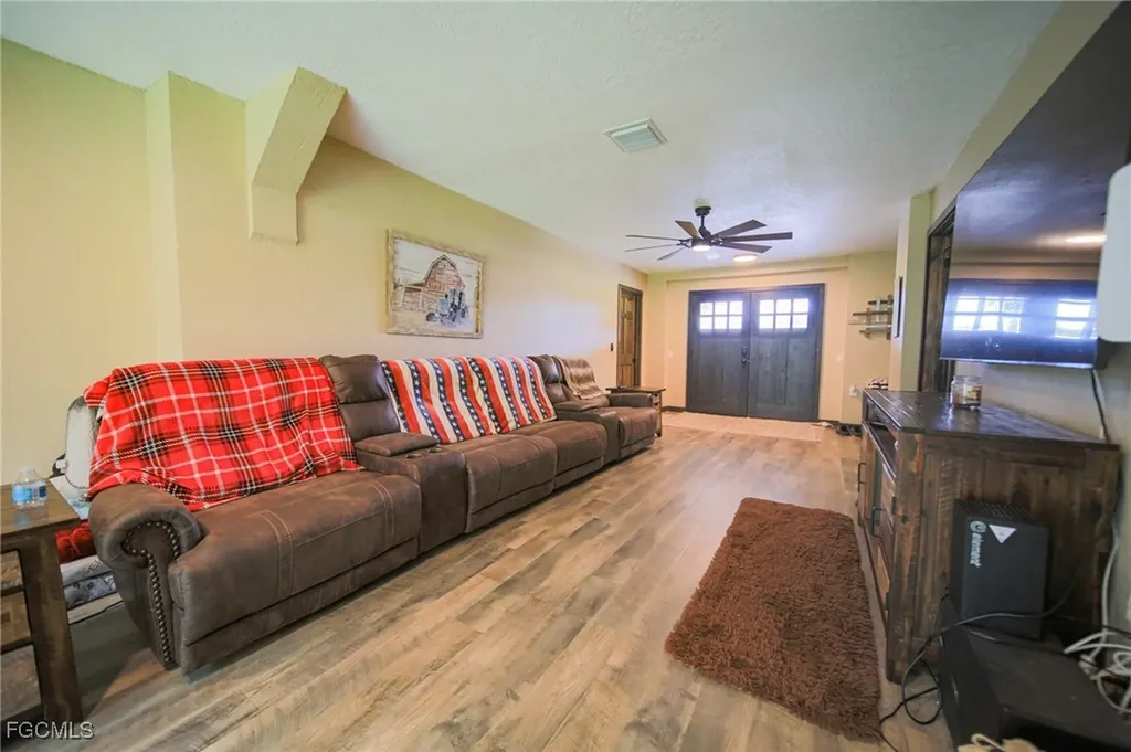 5961 Pangola Road Fort Myers FL 33905