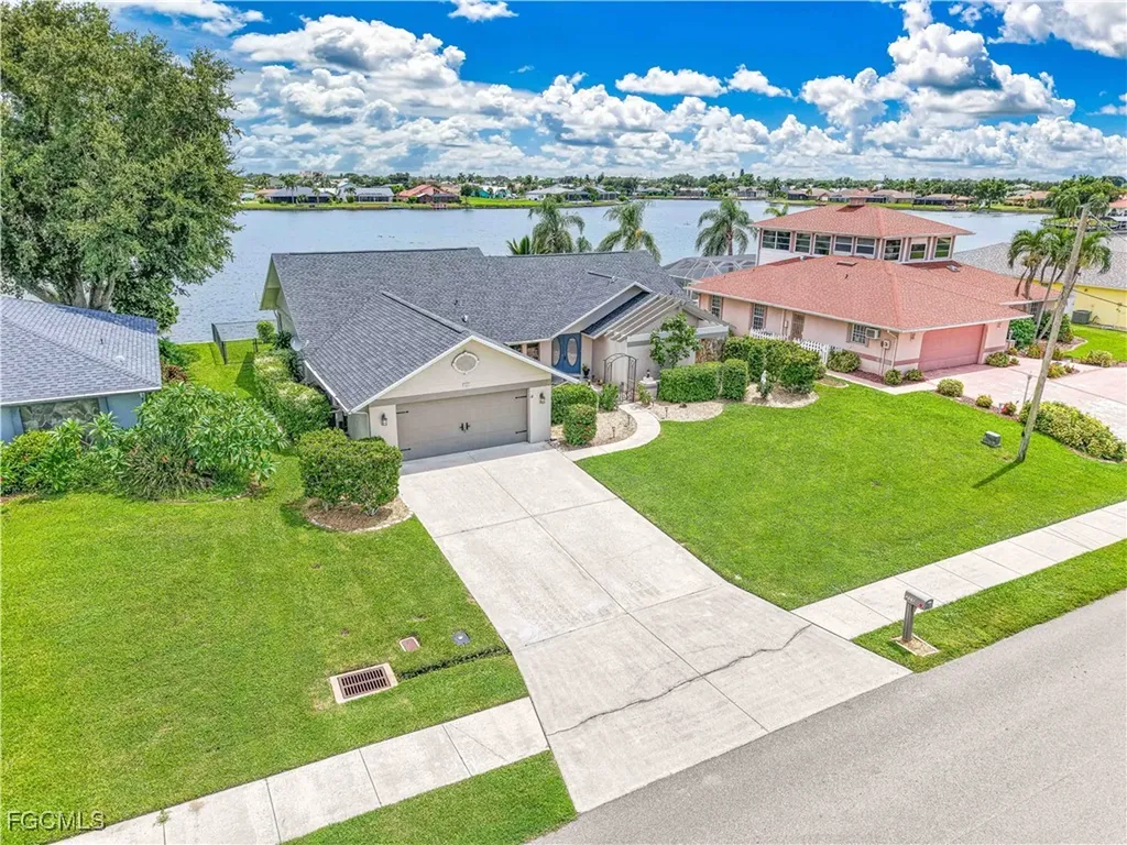 205 SE 8th Place Cape Coral FL 33990