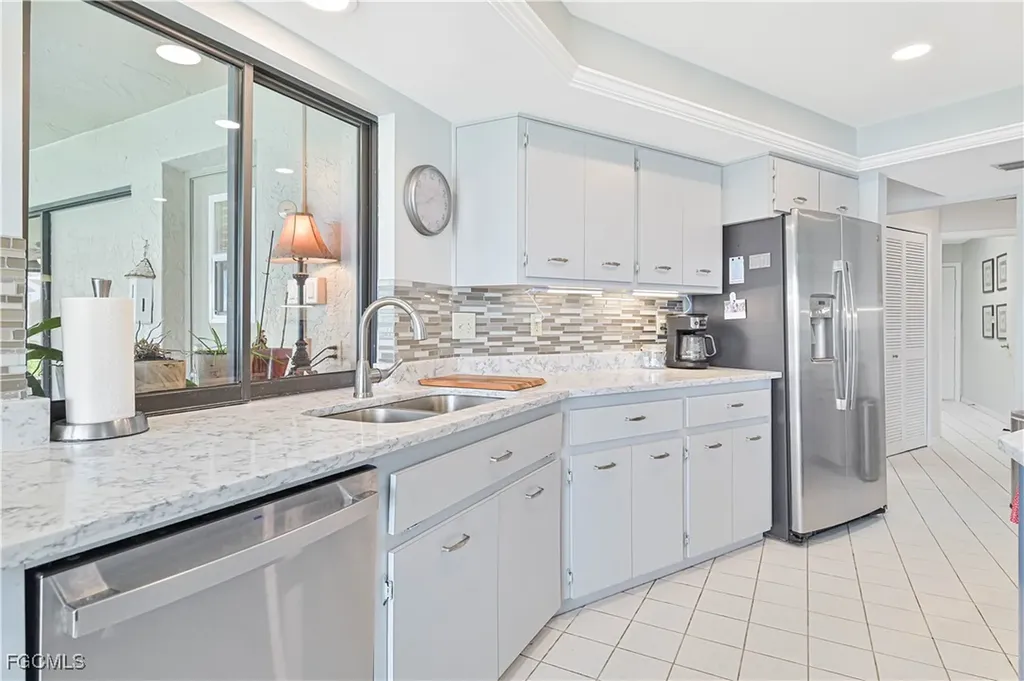 205 SE 8th Place Cape Coral FL 33990