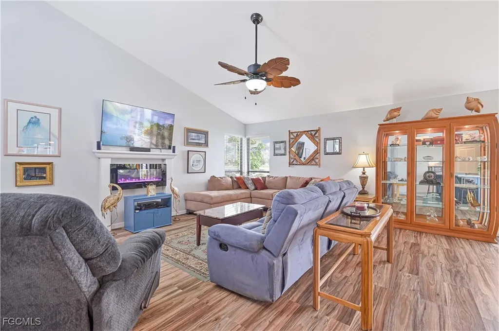 205 SE 8th Place Cape Coral FL 33990