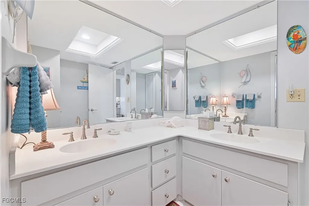 205 SE 8th Place Cape Coral FL 33990