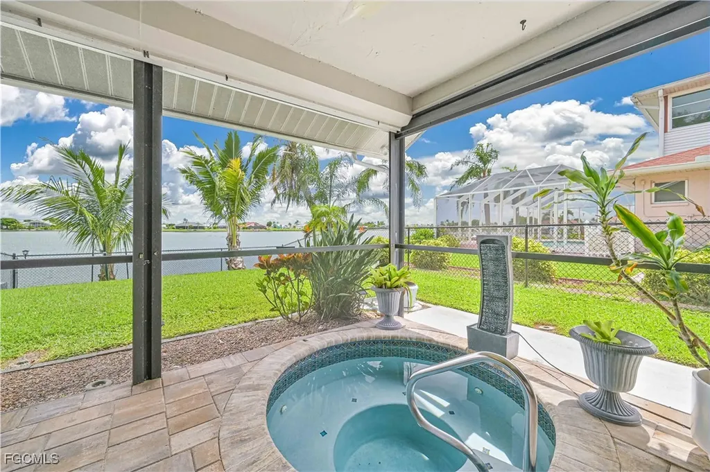 205 SE 8th Place Cape Coral FL 33990