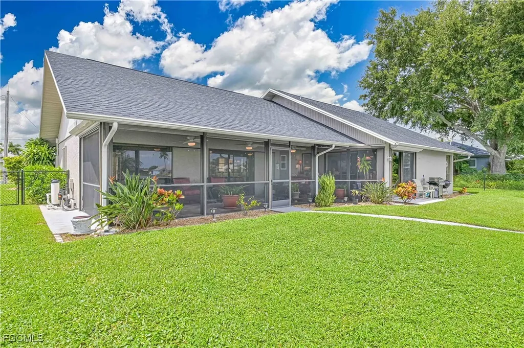 205 SE 8th Place Cape Coral FL 33990