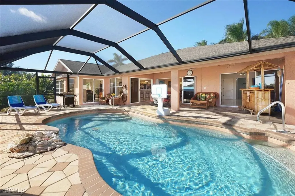 105 SW 39th Place Cape Coral FL 33991