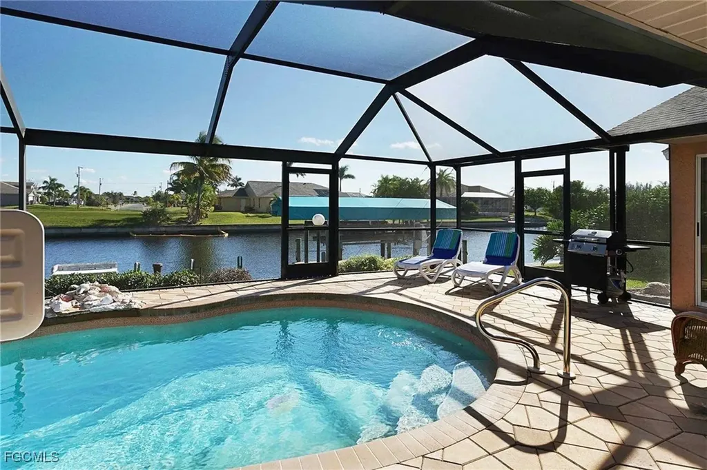 105 SW 39th Place Cape Coral FL 33991