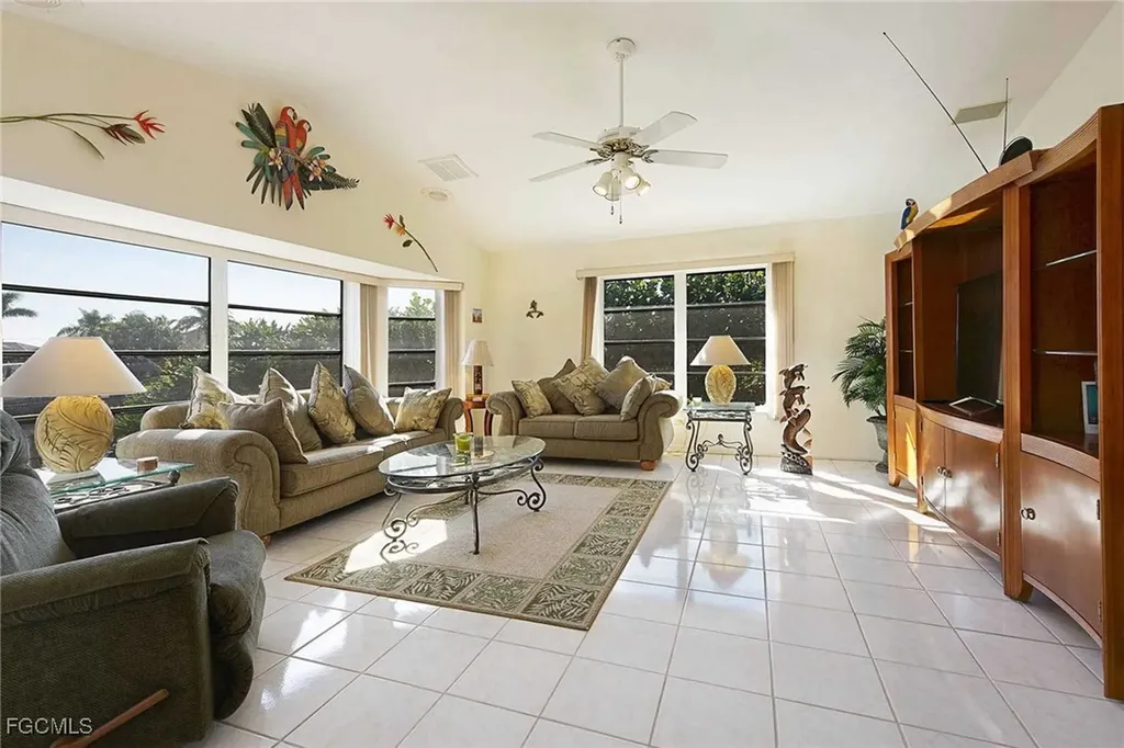 105 SW 39th Place Cape Coral FL 33991