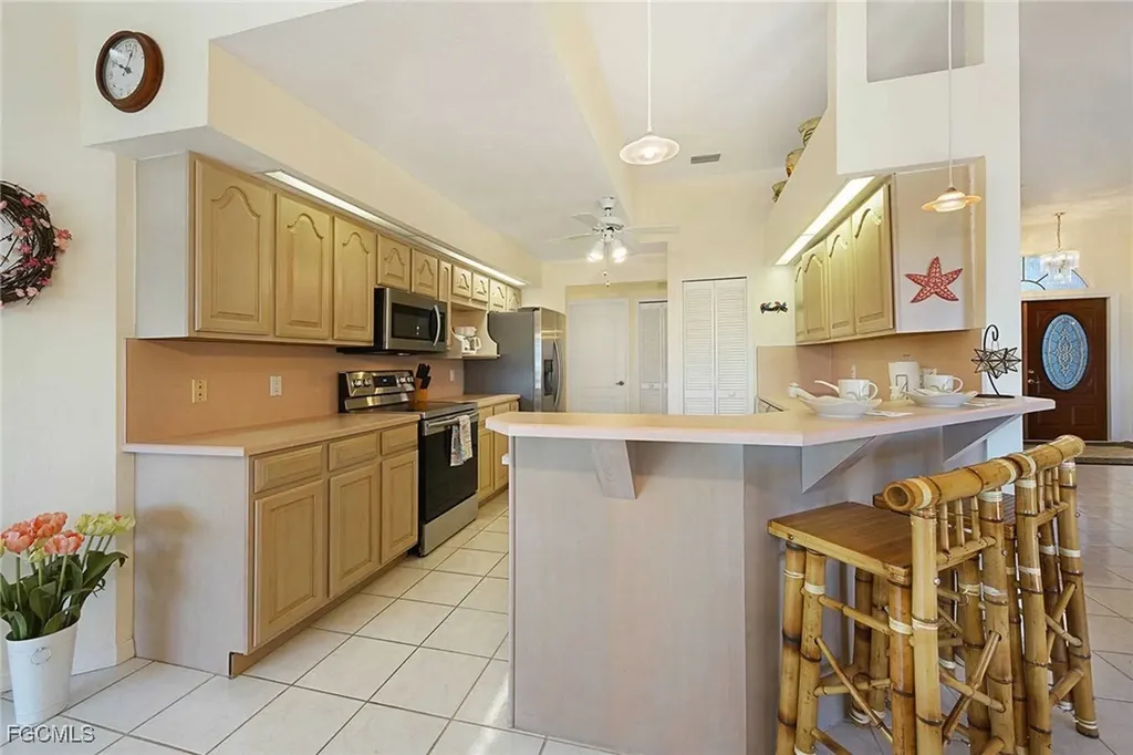 105 SW 39th Place Cape Coral FL 33991