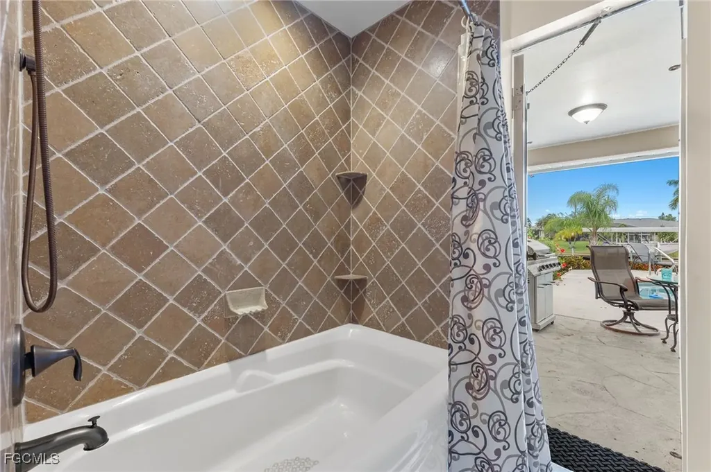 1327 SE 17th Street Cape Coral FL 33990