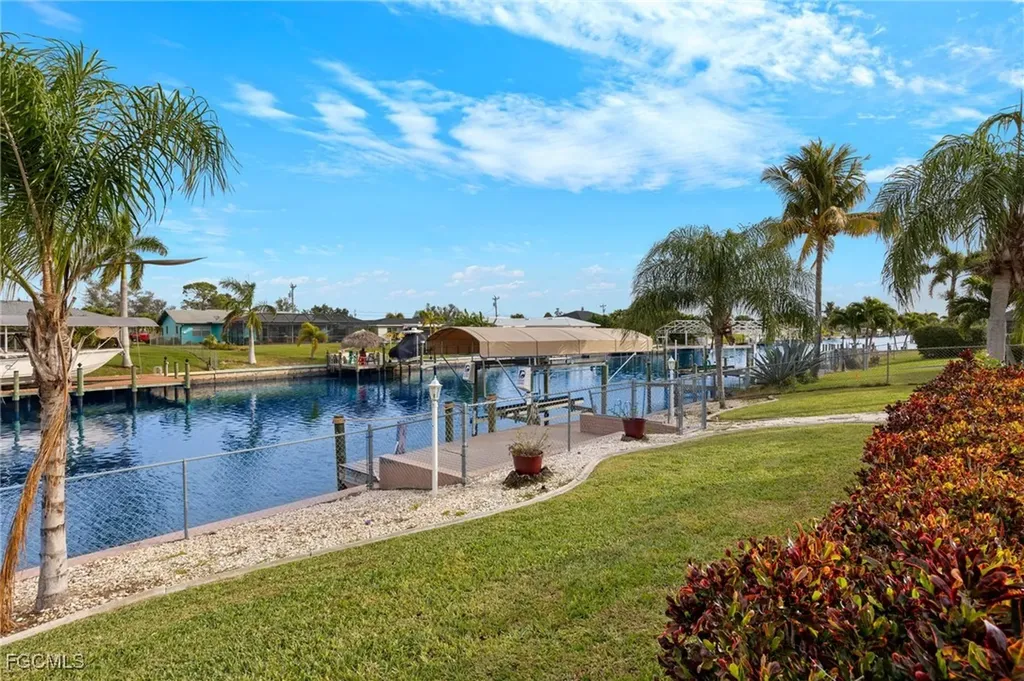 1327 SE 17th Street Cape Coral FL 33990