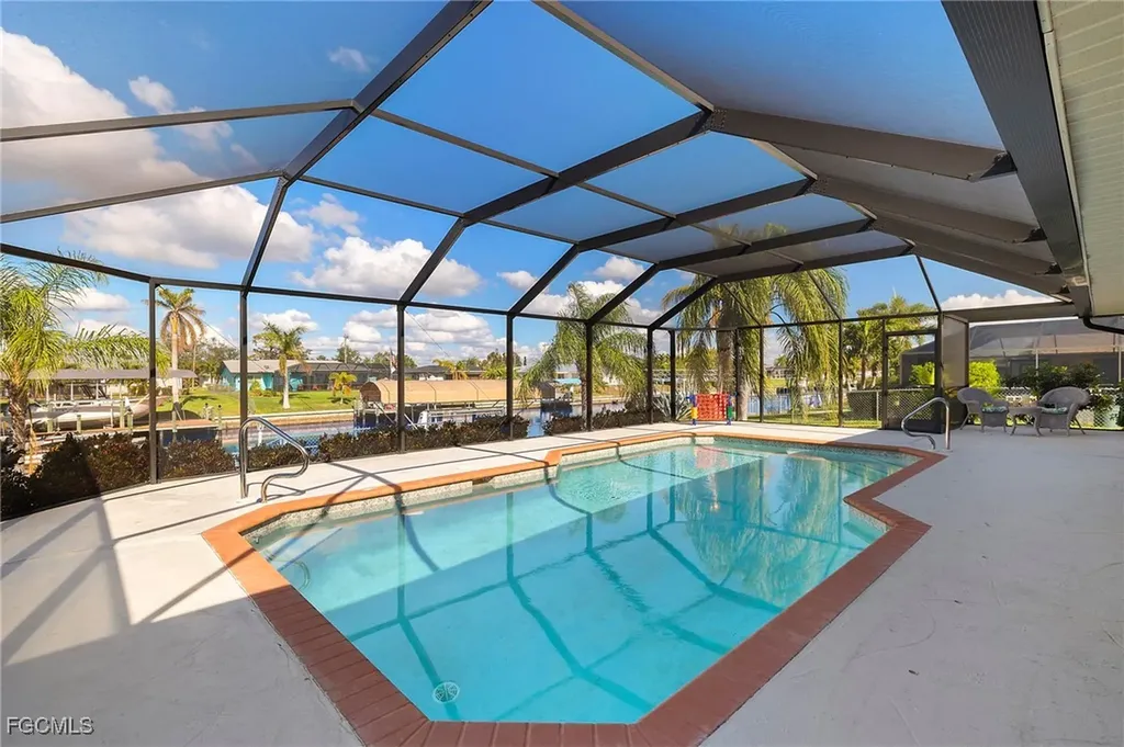 1327 SE 17th Street Cape Coral FL 33990
