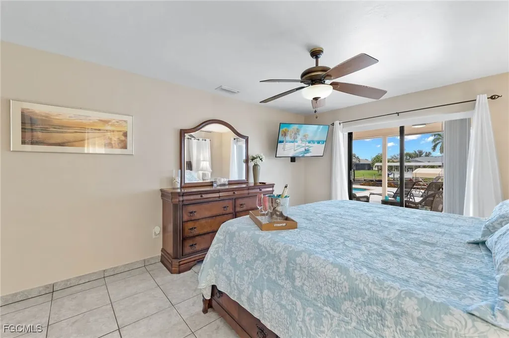 1327 SE 17th Street Cape Coral FL 33990