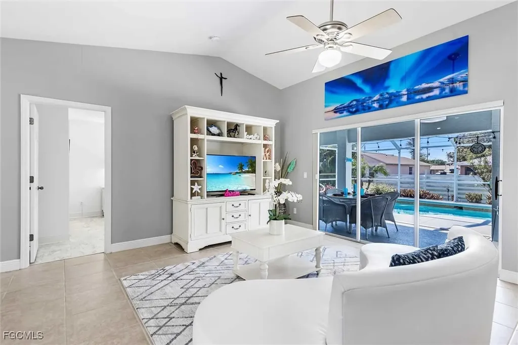 310 SE 47th Street Cape Coral FL 33904