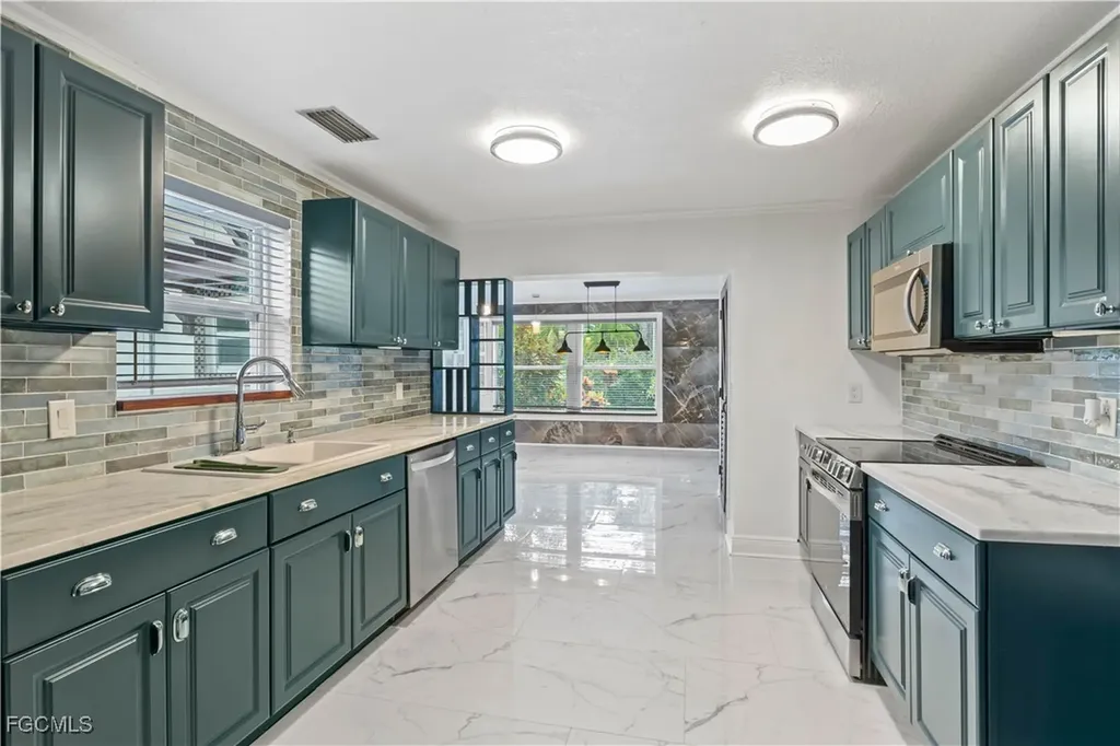 2702 Mcgregor Boulevard Fort Myers FL 33901