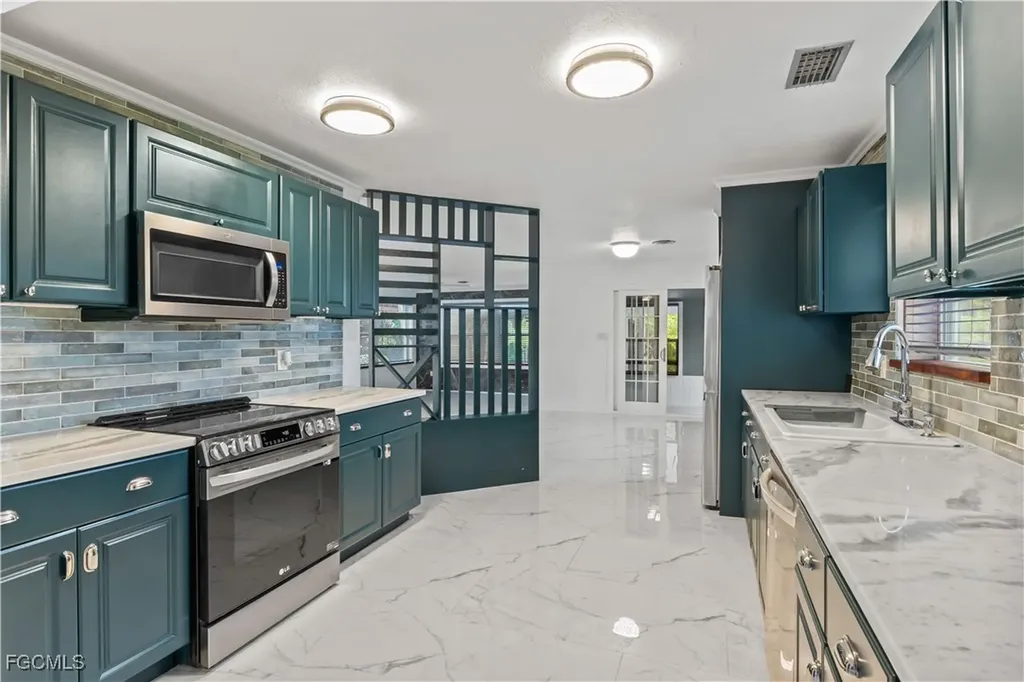 2702 Mcgregor Boulevard Fort Myers FL 33901