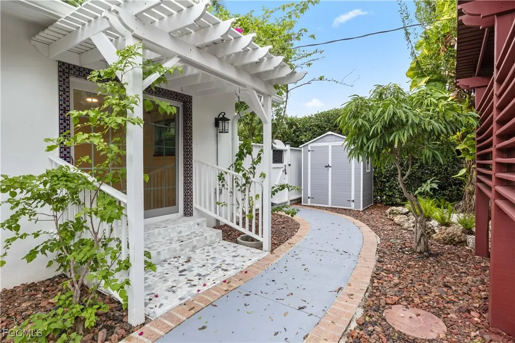 2702 Mcgregor Boulevard Fort Myers FL 33901