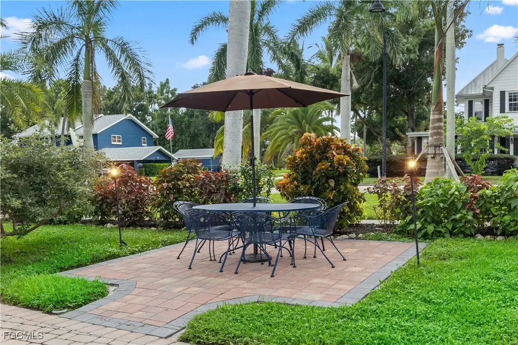 2702 Mcgregor Boulevard Fort Myers FL 33901