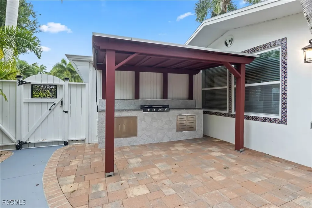 2702 Mcgregor Boulevard Fort Myers FL 33901