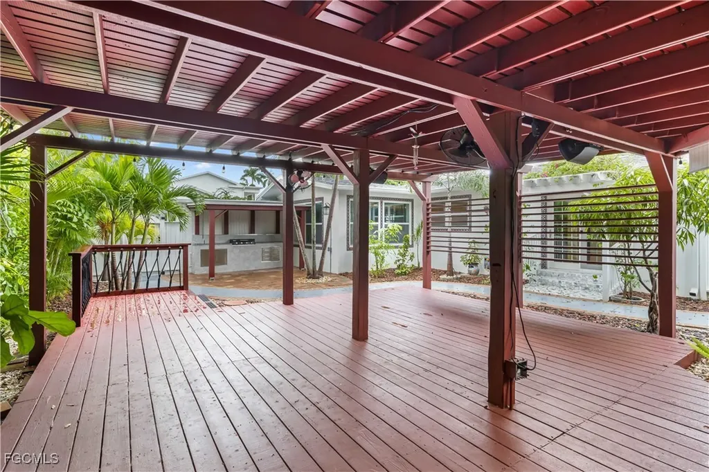 2702 Mcgregor Boulevard Fort Myers FL 33901