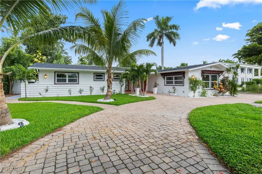 2702 Mcgregor Boulevard Fort Myers FL 33901
