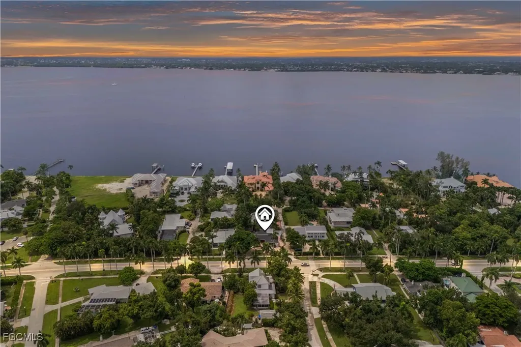 2702 Mcgregor Boulevard Fort Myers FL 33901