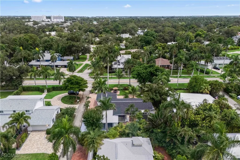 2702 Mcgregor Boulevard Fort Myers FL 33901