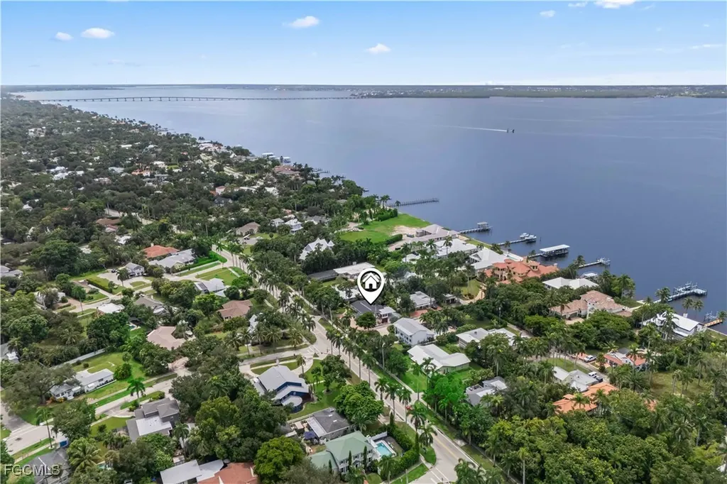 2702 Mcgregor Boulevard Fort Myers FL 33901