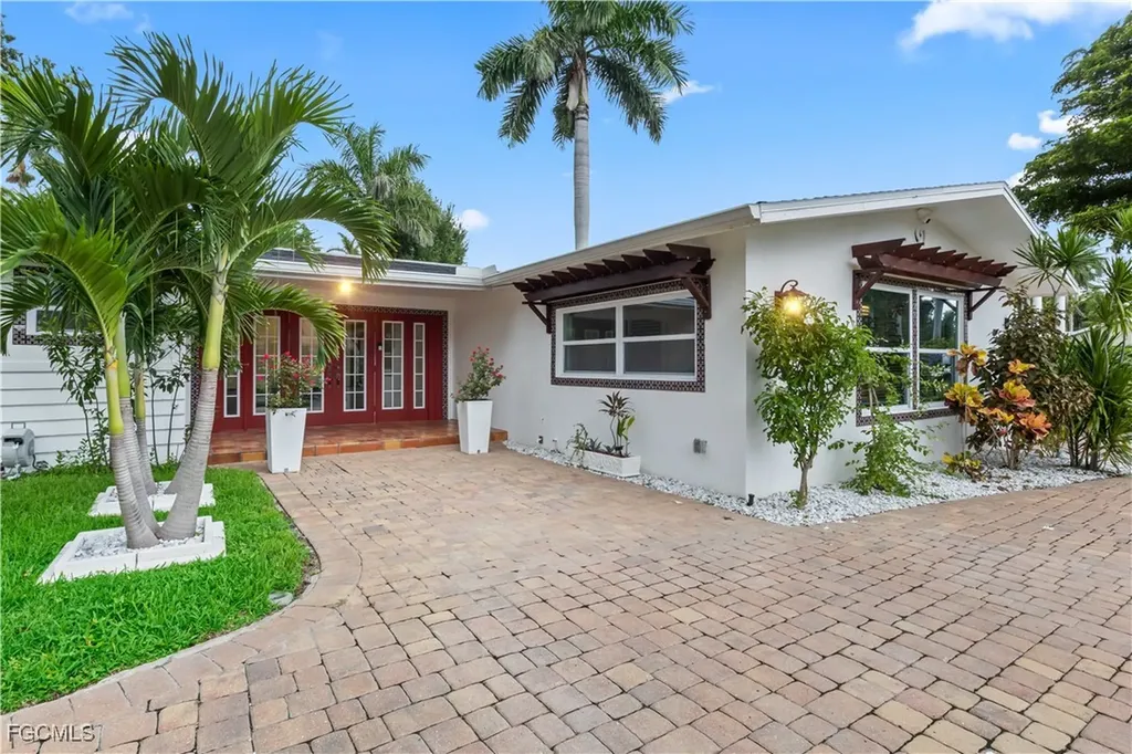 2702 Mcgregor Boulevard Fort Myers FL 33901