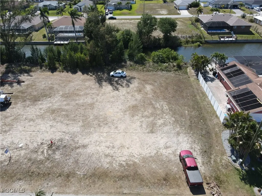 2712 SW 2nd Place Cape Coral FL 33914