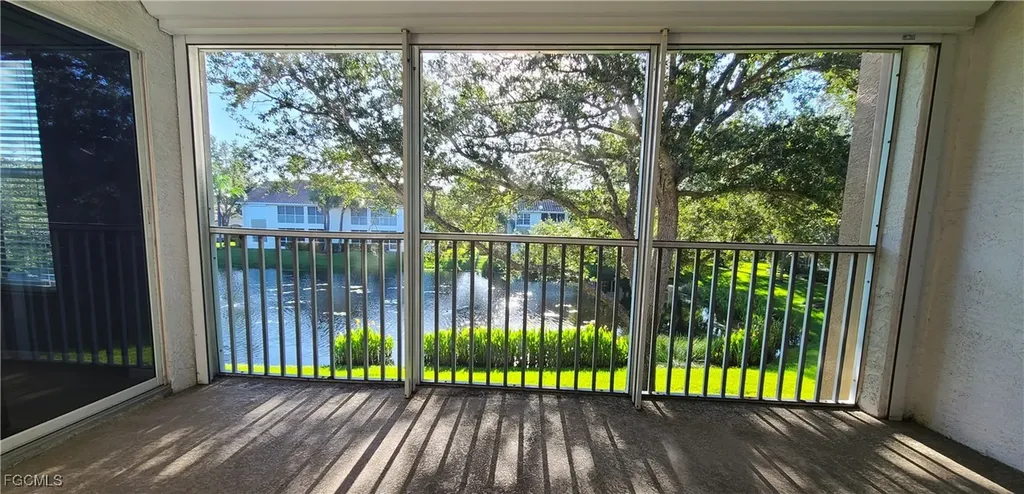 Fort Myers FL, 14571 Daffodil Drive, Unit 2006