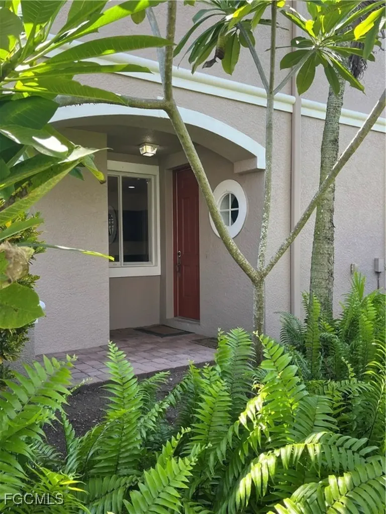 9999 Chiana Circle Fort Myers FL 33905