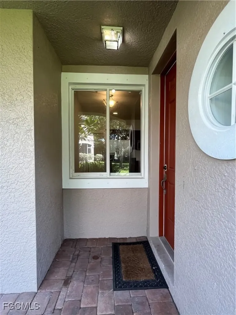 9999 Chiana Circle Fort Myers FL 33905