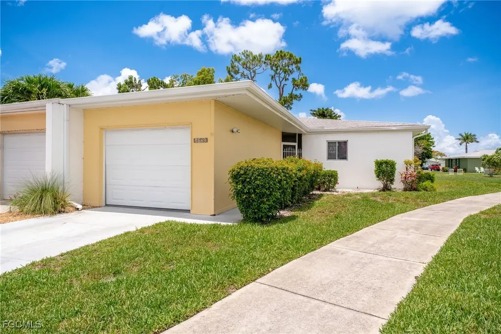 8649 Flores Court Fort Myers FL 33907