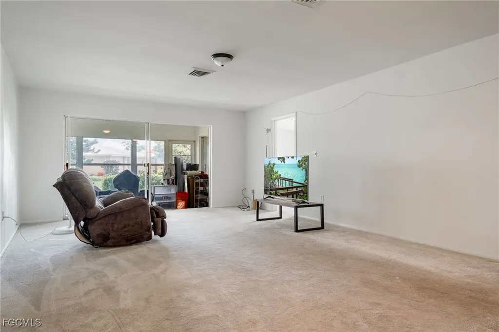 8649 Flores Court Fort Myers FL 33907