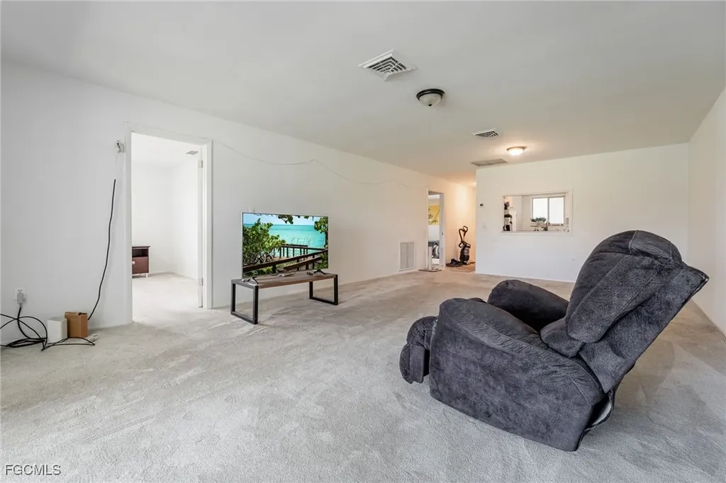 8649 Flores Court Fort Myers FL 33907