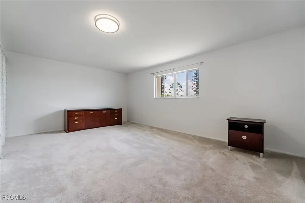 8649 Flores Court Fort Myers FL 33907