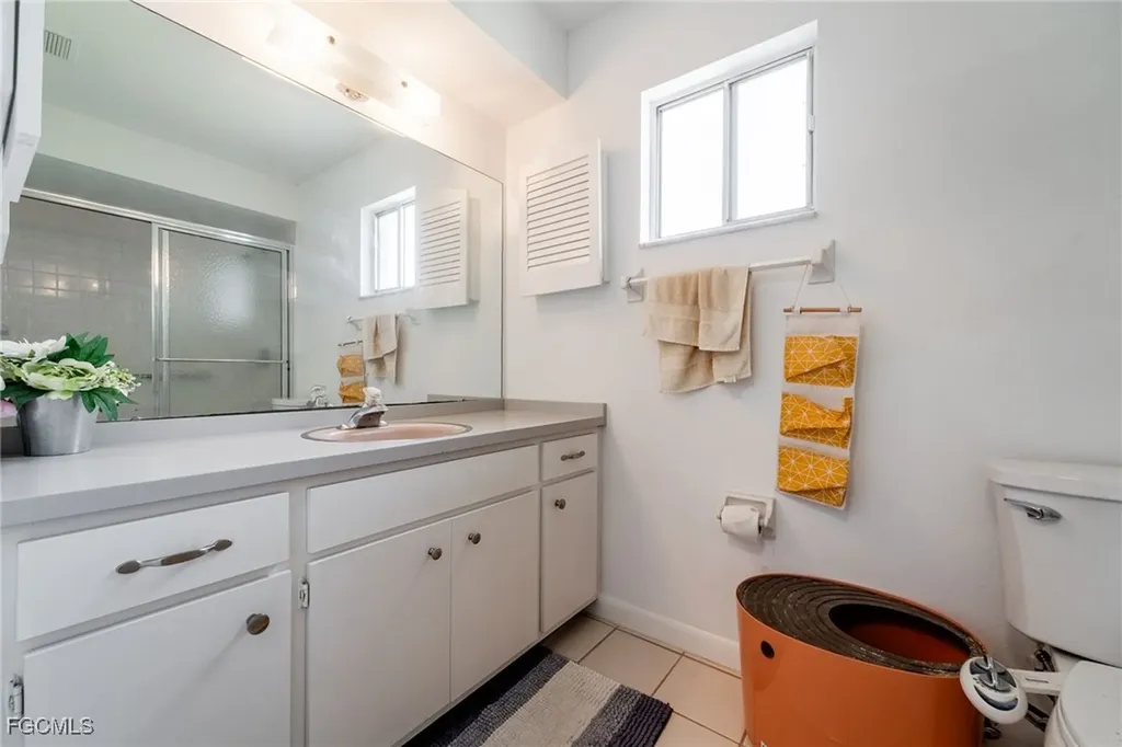 8649 Flores Court Fort Myers FL 33907